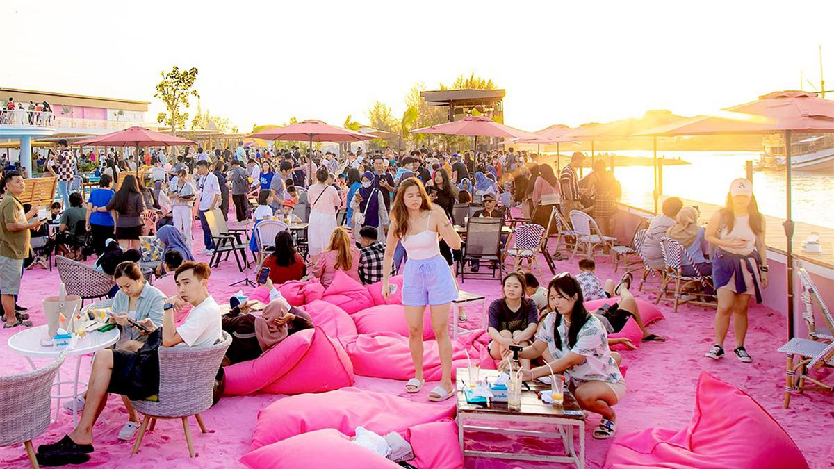 2D1N Batam Leisure Tour image 2